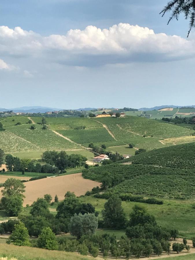 Sotto La Vigna Charm Stay Adults Only Vacation Suite Montegrosso d'Asti Exterior photo