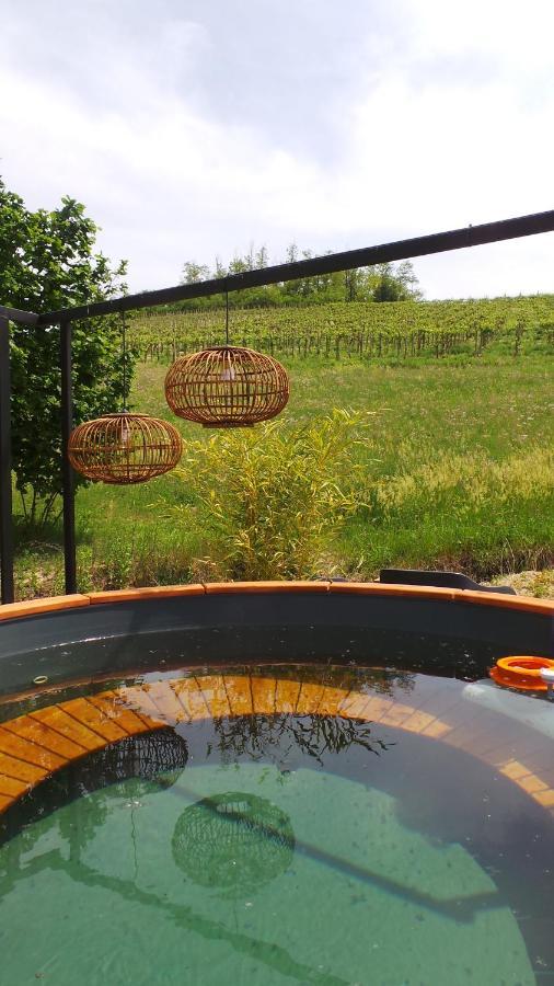 Sotto La Vigna Charm Stay Adults Only Vacation Suite Montegrosso d'Asti Exterior photo