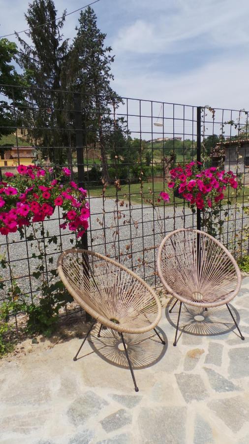 Sotto La Vigna Charm Stay Adults Only Vacation Suite Montegrosso d'Asti Exterior photo