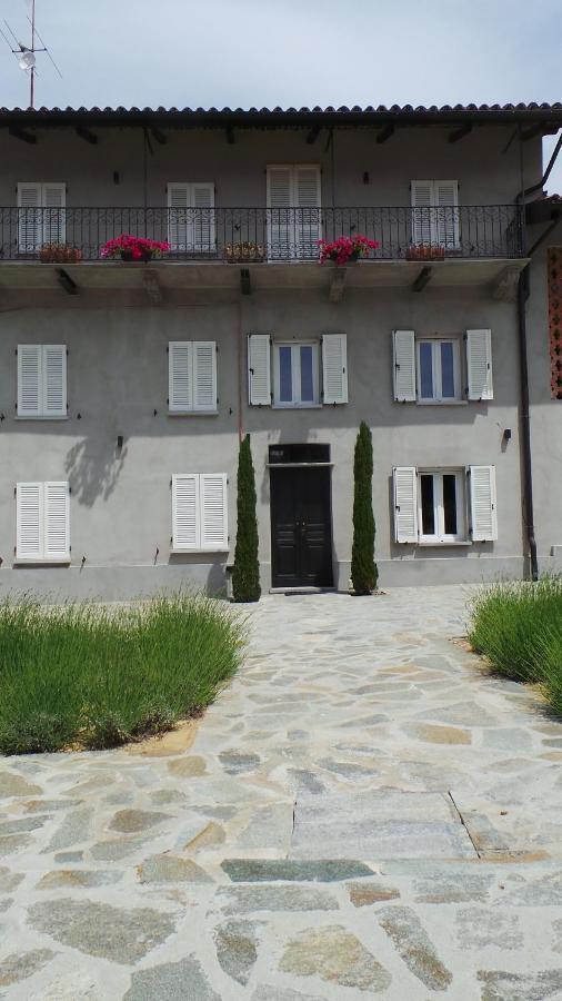 Sotto La Vigna Charm Stay Adults Only Vacation Suite Montegrosso d'Asti Exterior photo