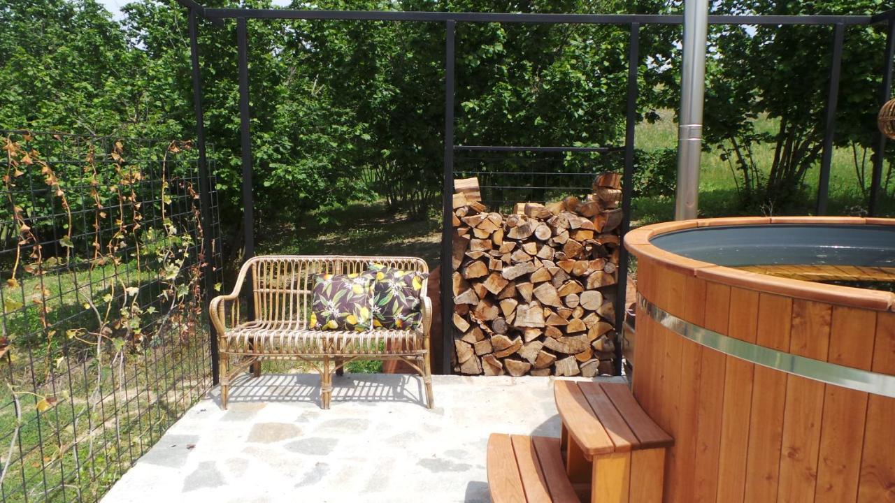 Sotto La Vigna Charm Stay Adults Only Vacation Suite Montegrosso d'Asti Exterior photo